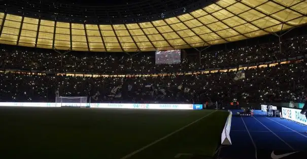 Olimpiyat stadı ışıl ışıl. 