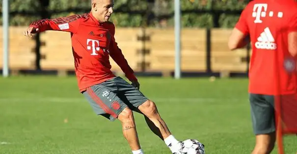 Rafinha takımı ile antrenmana çıktı.