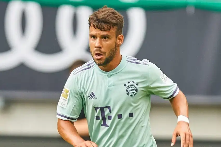 Juan Bernat PSG'e transfer oldu