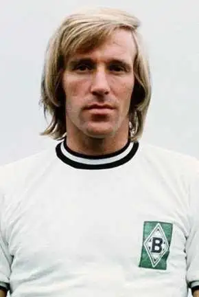 Almanya ve M. Gladbach efsanelerinden Günter Netzer 74 yaşında