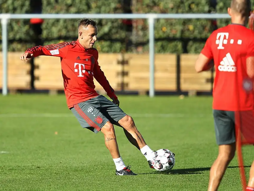 Rafinha takımı ile antrenmana çıktı.