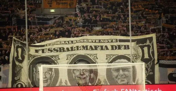 Stuttgart ve Dynamo Dresden tribünlerinden