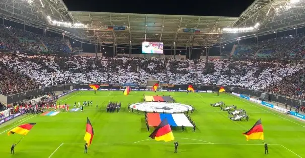 Almanya - Rusya maçını Red Bull Arena stadında yaklaşık 35 bin kişi izledi ve 7 bin koltuğun boş kaldığı açıklandı.