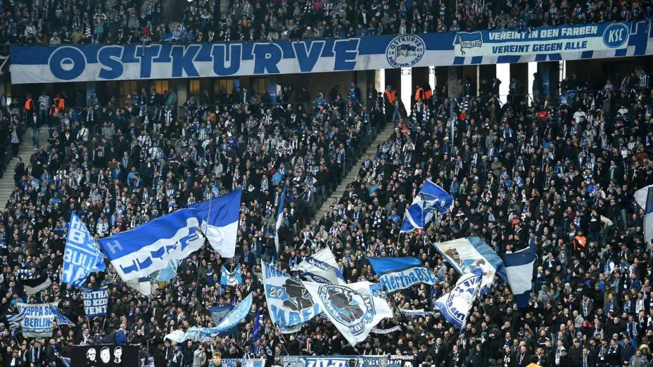 Hertha Berlin'den afiş yasağı