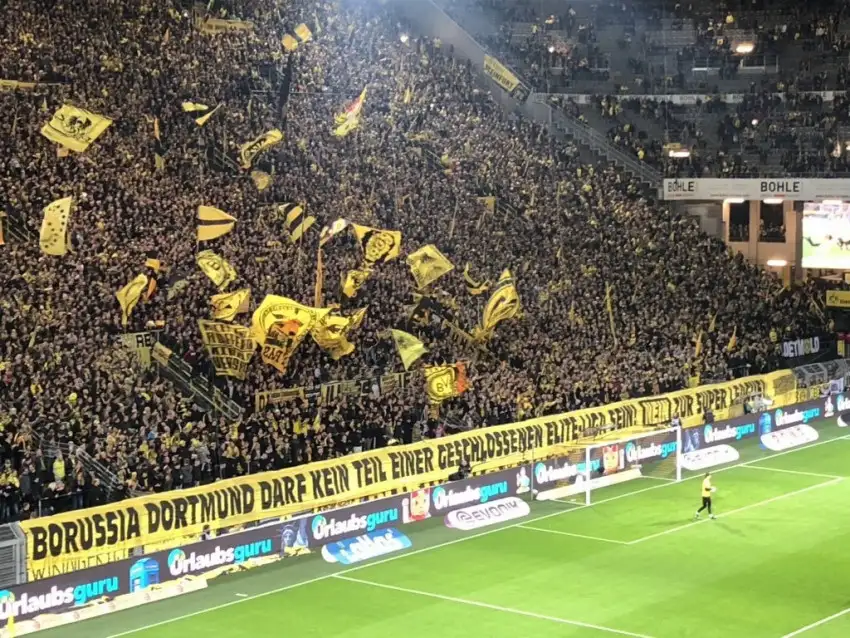 Borussia Dortmund tribünlerinden süper lige tepki!