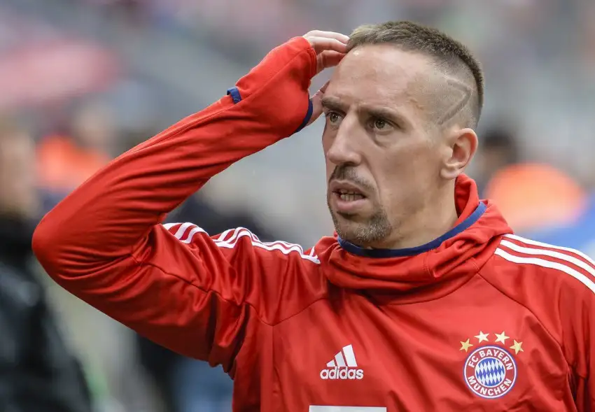 Franck Ribery Fransız spor muhabiri Patrick Guillou'a saldırdı