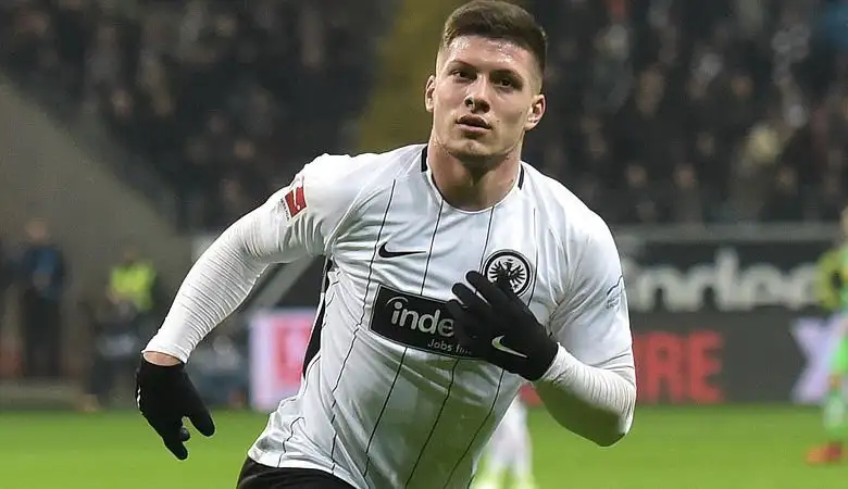  Bayern Münih E. Frankfurt'ta oynayan Luka Jovic'i kadrosuna katabilir