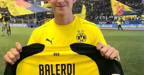Borussia Dortmund Leonardo Balerdi'yi transfer etti