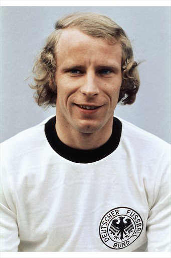 Berti Vogts 72 yaşında Berti Vogts 72 yaşında