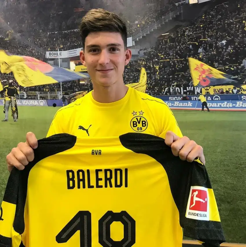 Borussia Dortmund Leonardo Balerdi'yi transfer etti