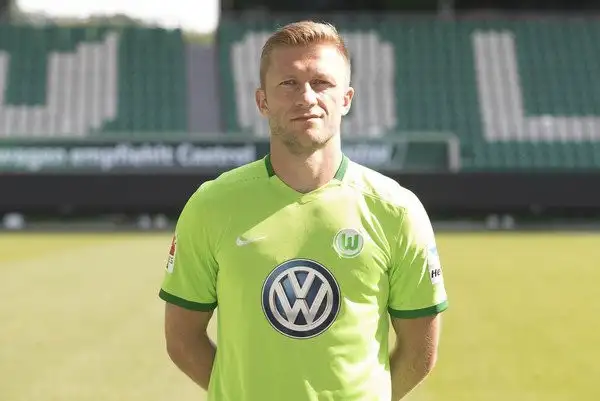 Wolfsburg Yıldızı ile Yollarını Ayırdı