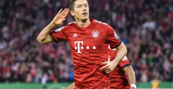 Robert Lewandowski Bundesliga 'da 200. golünü attı