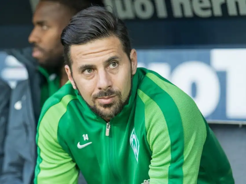 Werder Bremen Claudio Pizarro ile sözleşme yeniledi