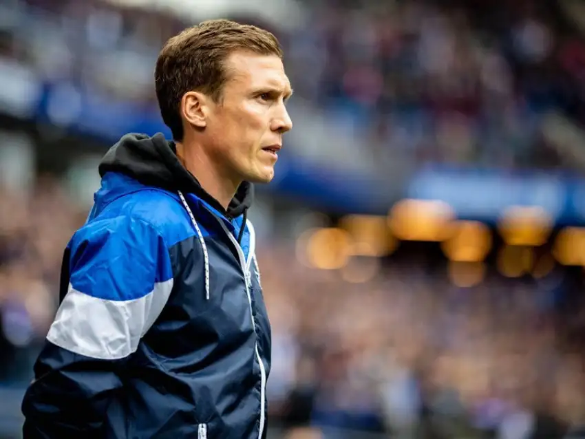 Hamburg Hannes Wolf'un görevine son verdi