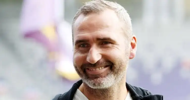 Stuttgart teknik direktörlük görevine Tim Walter'ı getirdiğini açıkladı