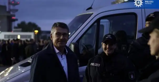 Hamburg polisi bu akşam mesaide