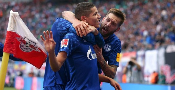 Amine Harit parlamaya devam ediyor! 