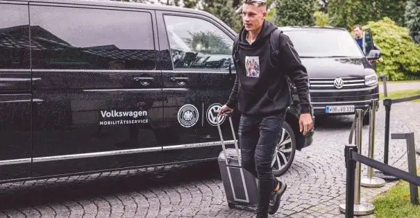 Robin Koch ve Sebastian Rudy kampa katıldı