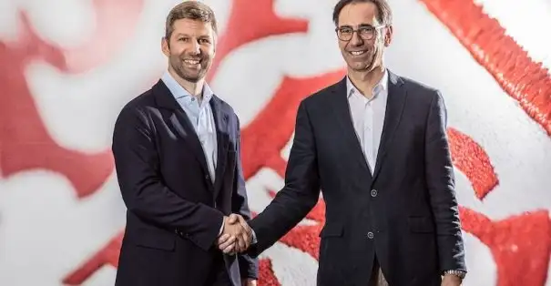 Thomas Hitzlsperger kariyerindeki hızlı yükselişini sürdürüyor