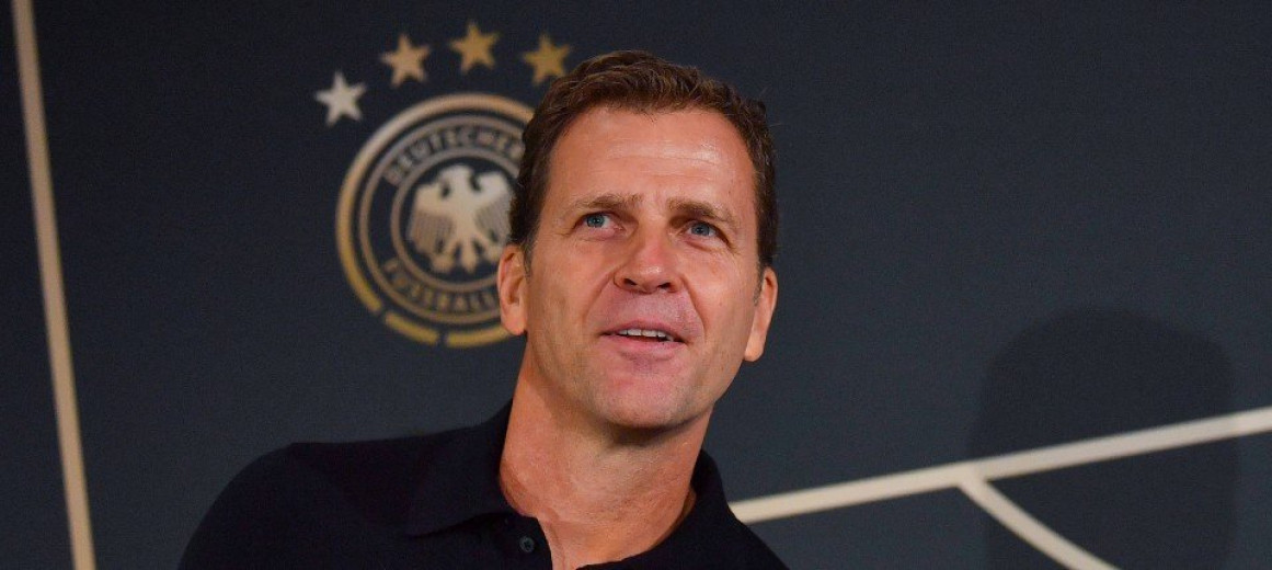 ter Stegen-Neuer konusuna Oliver Bierhoff'da katıldı ter Stegen-Neuer konusuna Oliver Bierhoff'da katıldı