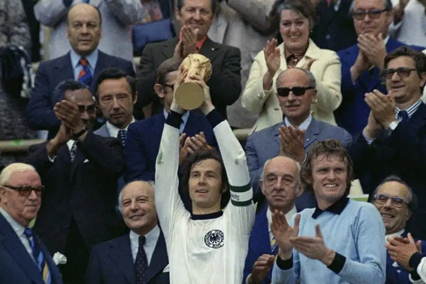Franz Beckenbauer bugün 74. yaşgününü kutluyor