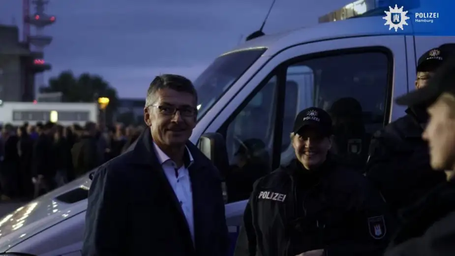 Hamburg polisi bu akşam mesaide