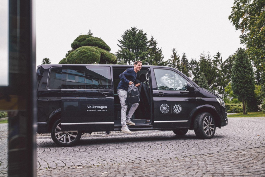 Robin Koch ve Sebastian Rudy kampa katıldı