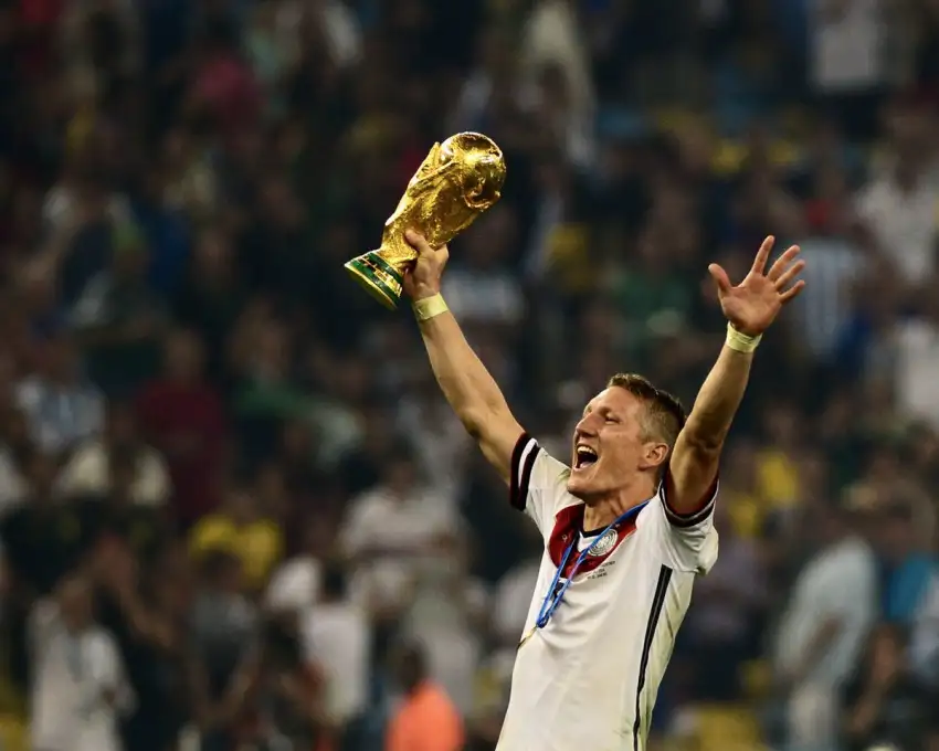Basti Schweinsteiger futbolu bıraktığını açıkladı