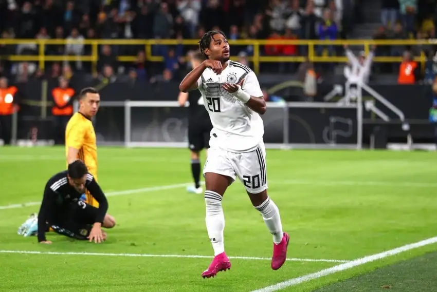 24 yaşındaki Serge #Gnabry milli takımdaki gollerine devam ediyor