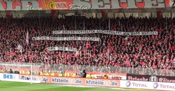 Union Berlin - Wolfsburg maçında da #Hopp aleyhine pankartlar açılması sonucu maça ara verildi