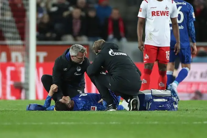 Sezonun 2. yarısına çok kötü başlayan Schalke 04'te kara bulutlar dağılmıyor