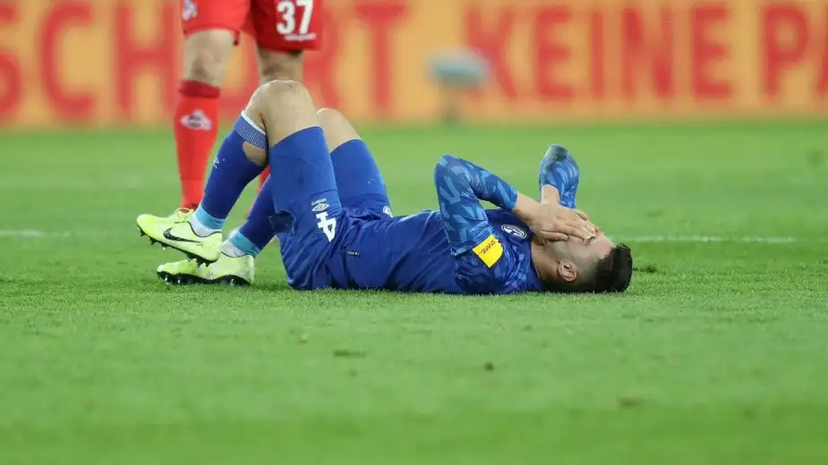 Ozan Kabak'tan kötü haber
