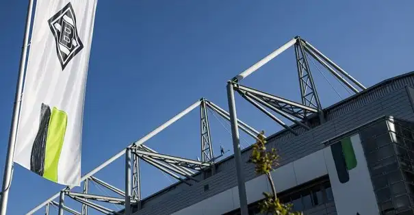 Borussia Mönchengladbach - Köln derbisinin coronavirus sebebiyle seyircisiz oynanacağı duyuruldu