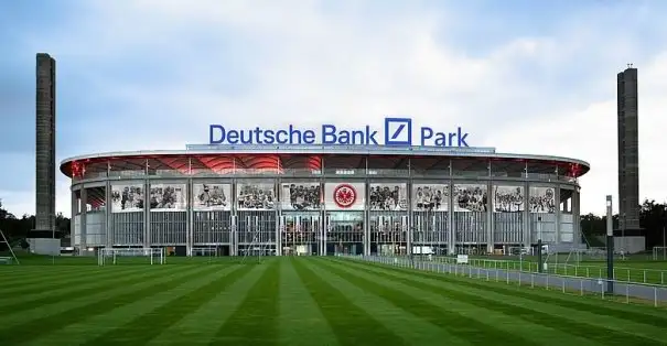 E. Frankfurt Commerzbank ile 15 senedir sürdürdüğü partnerliğini bitirdi