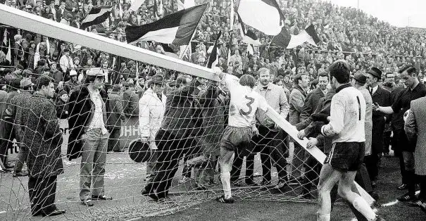 Gladbach, Herbert Laumen ve kırık kale direği