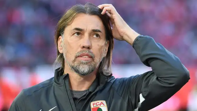 Augsburg teknik direktör Martin Schmidt ile yollarını ayırdığını duyurdu