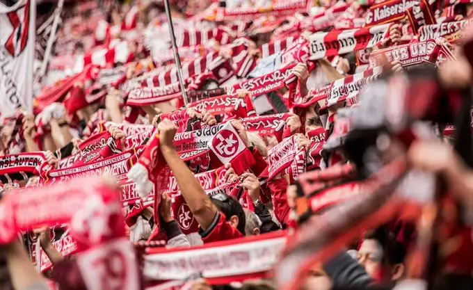 Bilet satışlarını askıya alma kararı bu sefer 3. Liga ekiplerinden Kaiserslautern'den geldi