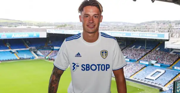 Leeds United Robin Koch transferini duyurdu