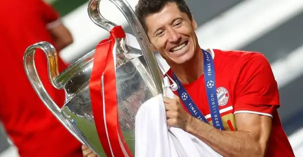 Robert Lewandowski, Alman Spor Gazetecileri Cemiyeti üyeleri tarafından yapılan oylamayla yılın futbolcusu seçildi