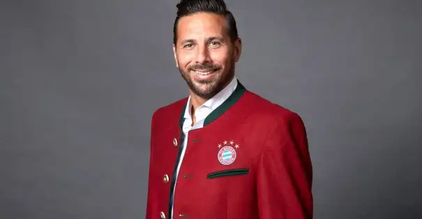 Bundesliga efsanelerinden Claudio Pizarro Bayern Münih'in kulüp marka elçisi oldu