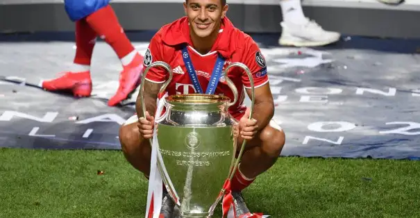 Bayern Münih'in yıldız oyuncusu Thiago Liverpool'a transfer oldu