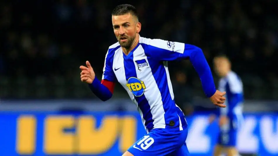36 yaşındaki Vedad #Ibisevic Schalke 04'e transfer olmak üzere