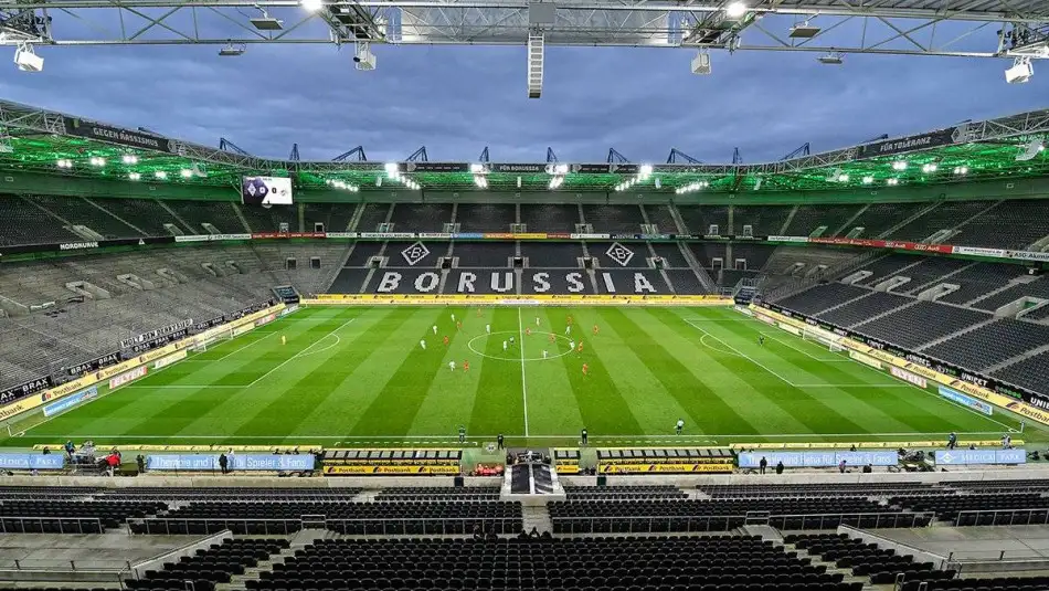 Bundesliga maçlarında stadyumlara %20 oranında taraftar alınması planlanıyor