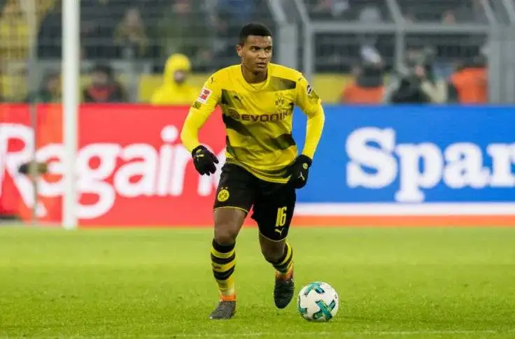 Borussia Dortmund'un oyuncusu Manuel Akanji'nin #COVID19 testi pozitif çıktı 