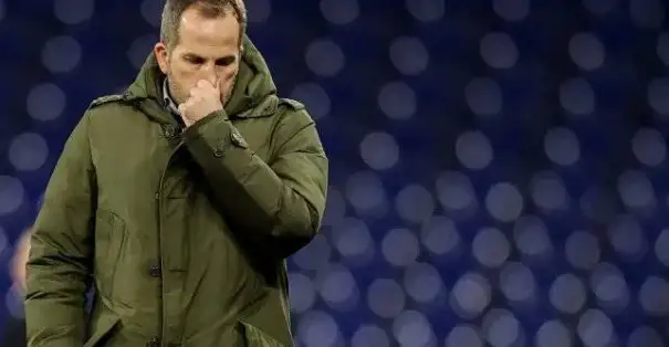 Ligdeki kötü gidişin devamı üzerine Baum'un görevine son verildi