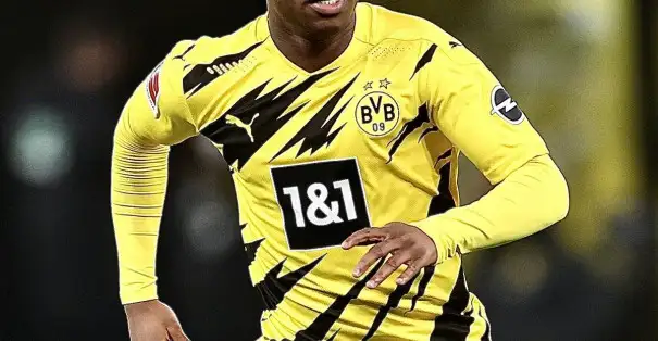 Youssoufa Moukoko Bundesliga tarihinde gol atan en genç isim oldu