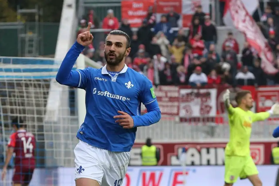 Serdar #Dursun dün oynanan E. Braunschweig maçında 2 gol atıp 2 asist yaptı