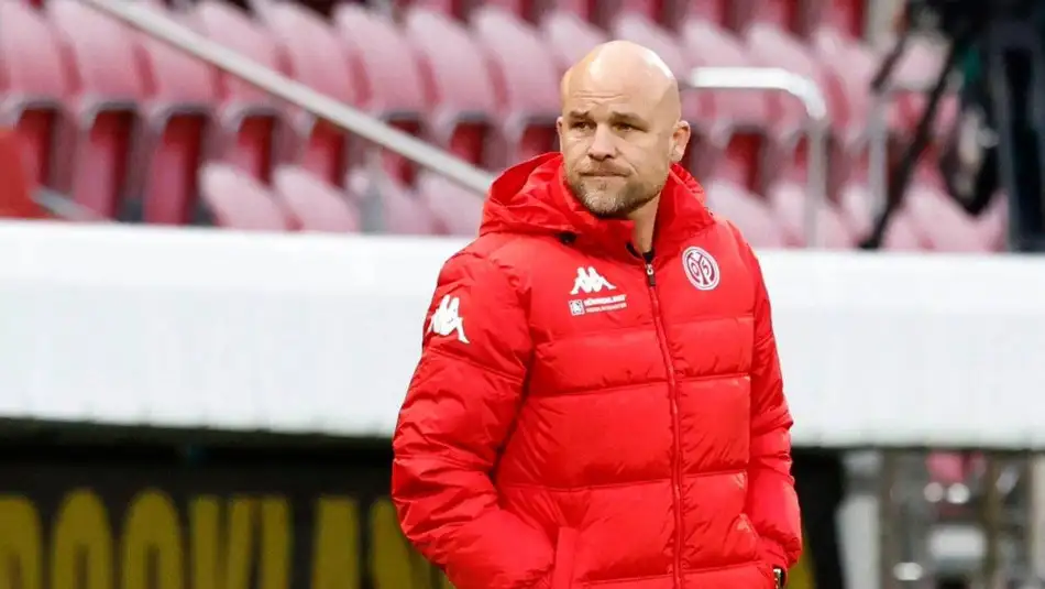 Mainz 05 sportif direktörü Rouven Schröder ile yollarını ayırdı