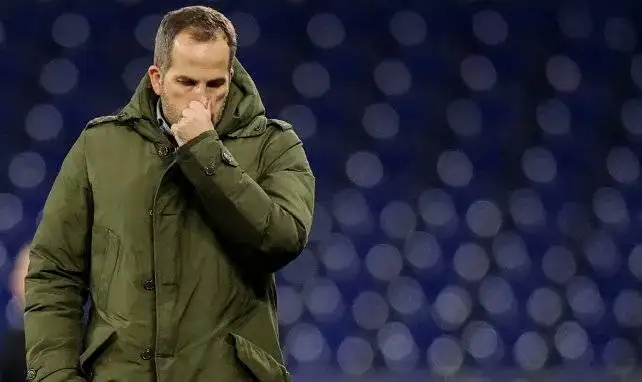 Ligdeki kötü gidişin devamı üzerine Baum'un görevine son verildi