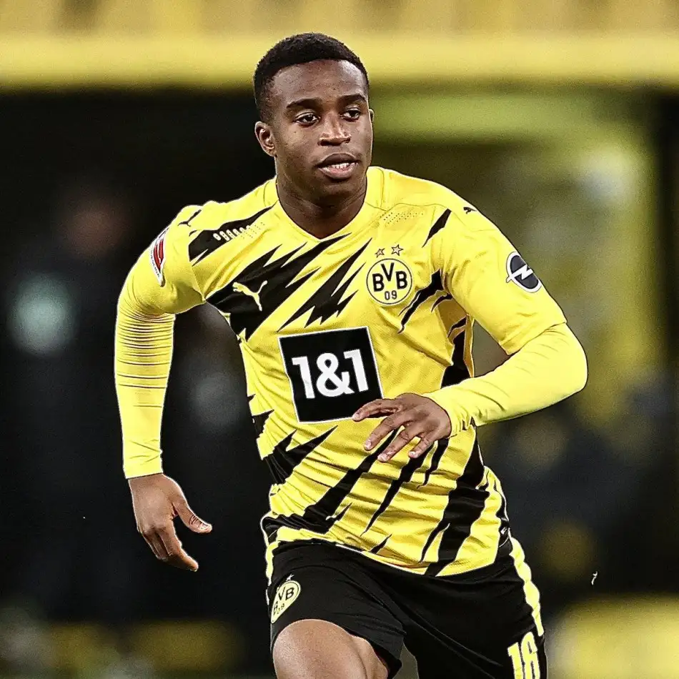 Youssoufa Moukoko Bundesliga tarihinde gol atan en genç isim oldu